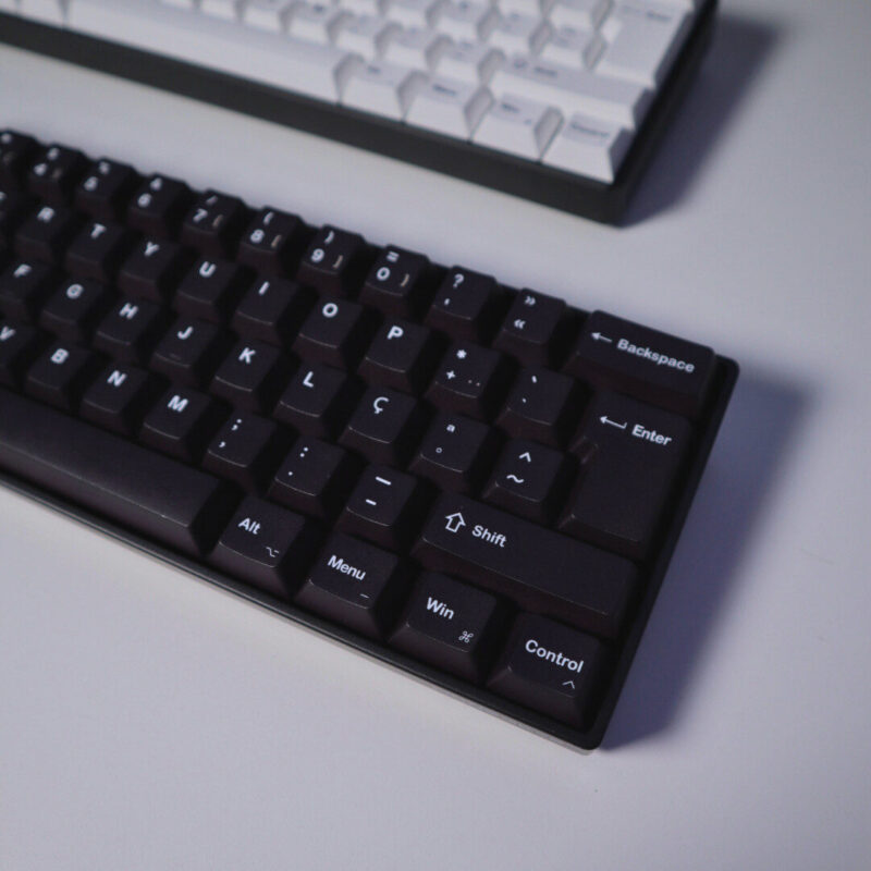 Conjunto de Keycaps Personalizados em Preto – Layout Português ISO-PT