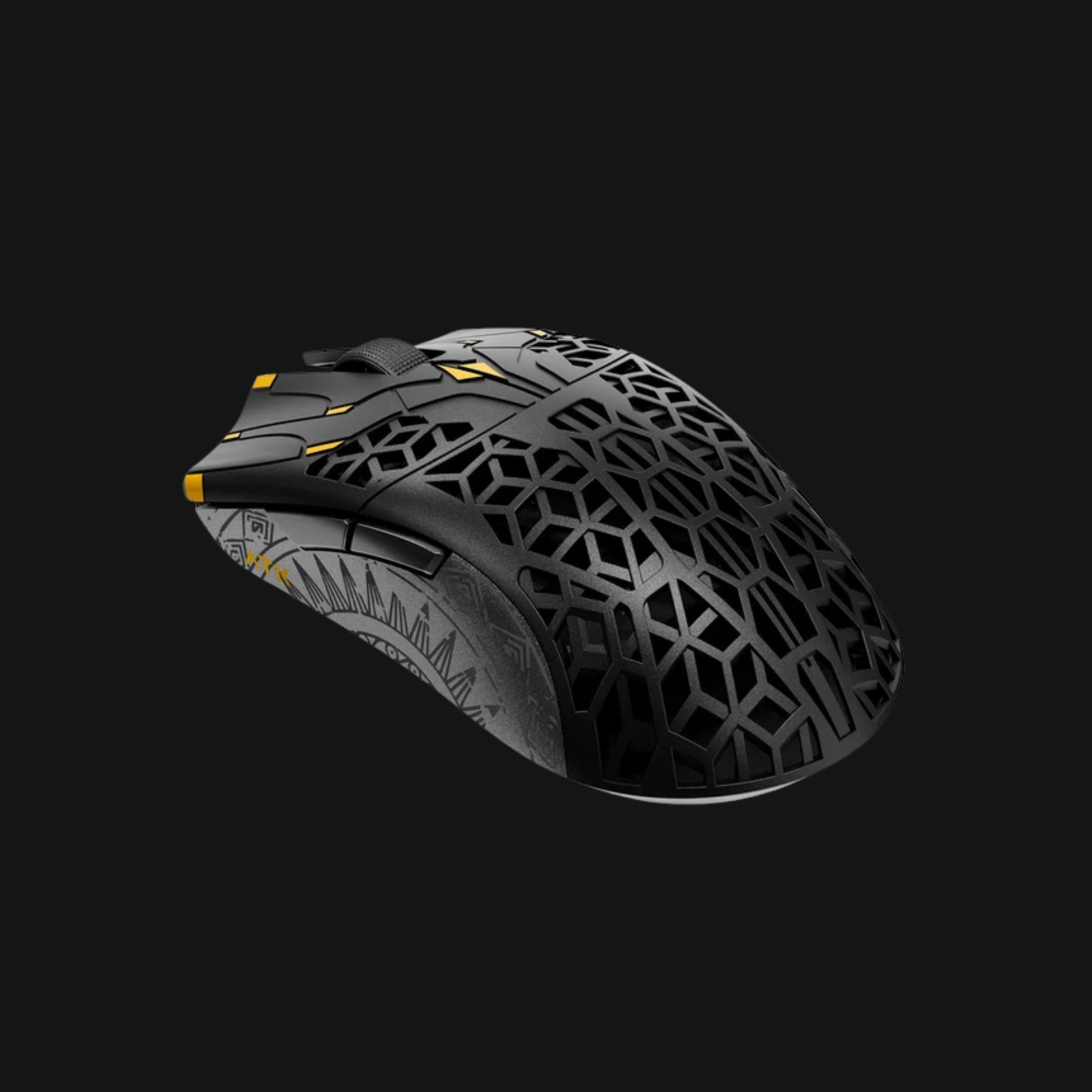 ATK PHANTOM ULTIMATE Eon Black Gold – Rato gaming ultraleve em vista diagonal